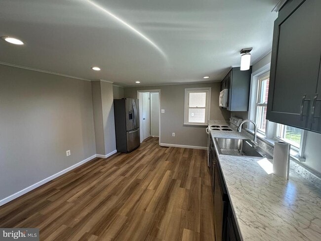 Photo - 938 Forrest Dr