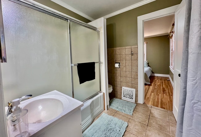 Photo - 610 N Plum St