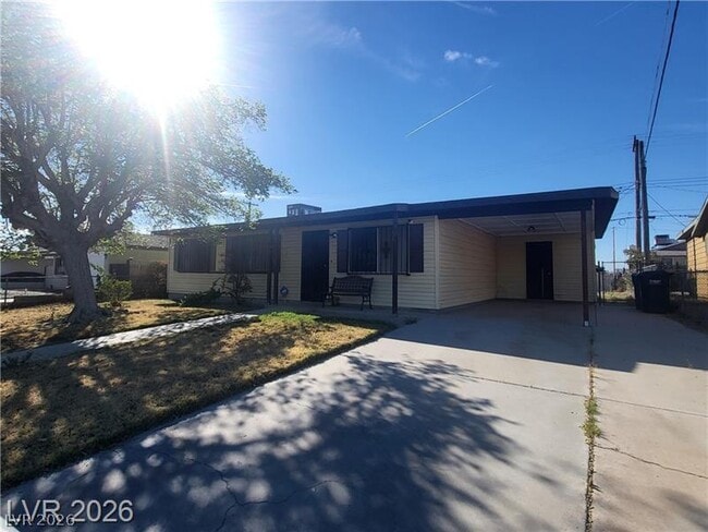 Photo - 717 Van Ert Ave