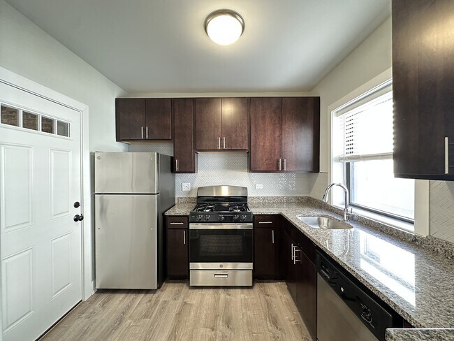 Photo - 722 W Brompton Ave Unit 56