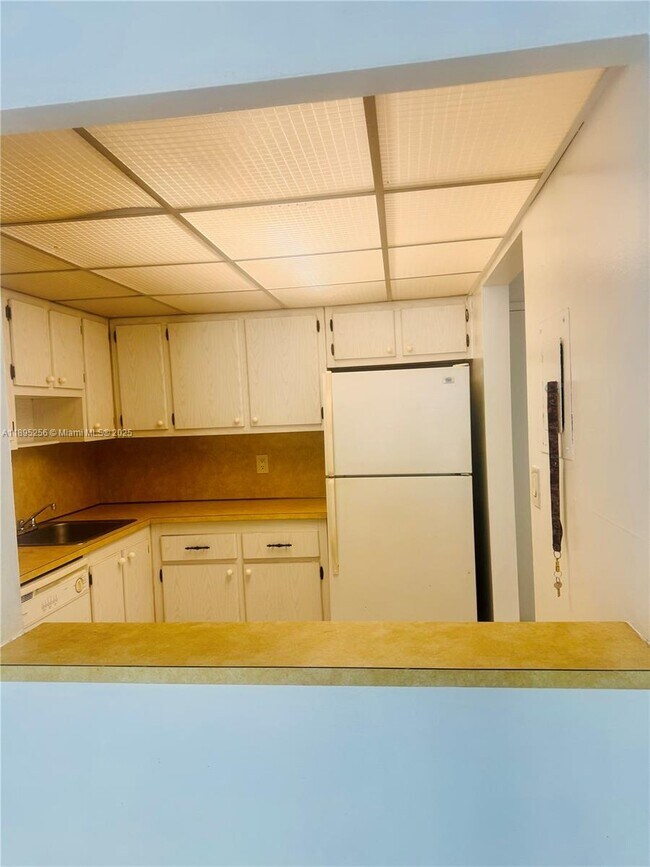 Photo - 16851 NE 23rd Ave Unidad A-117