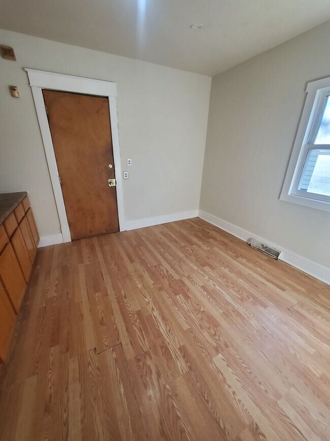 Photo - 3154-3156-3156 N 35th St Unit 3154 - Lower