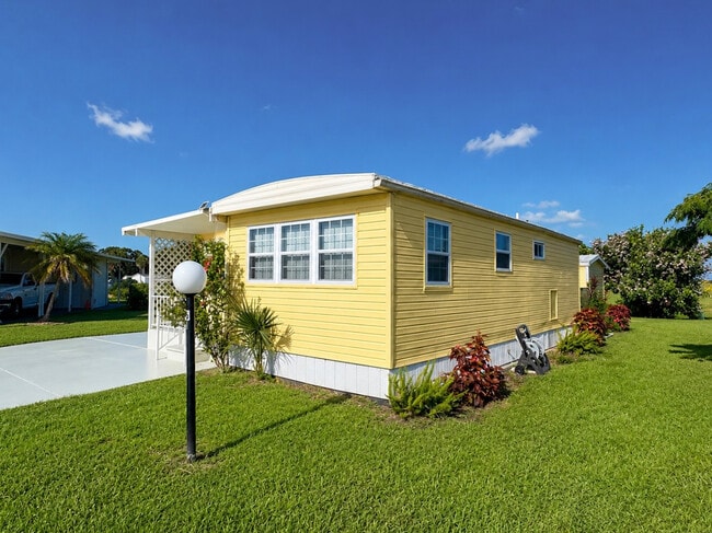 1601 US Highway 441 SE