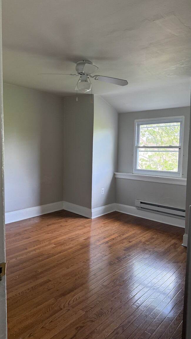 Living Room - 62 Penn Blvd Unit 3rd Floor