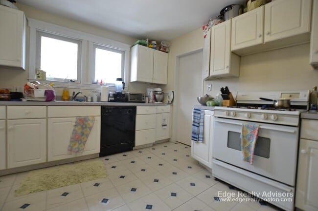 Photo - 12 Oliva Rd Unit 2