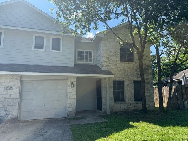 Building Photo - 8508 Apple Carrie Cove Unit B