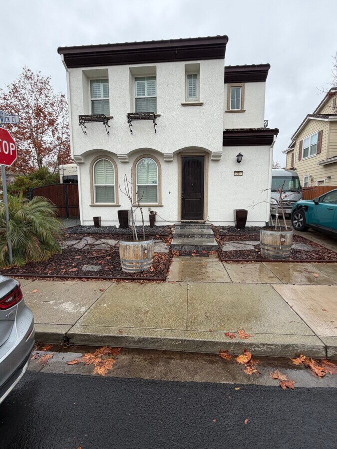 Photo - 701 Prestwick Ct