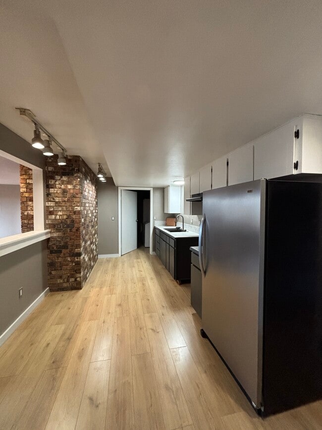 Photo - 201 SW 4th St Unit 2