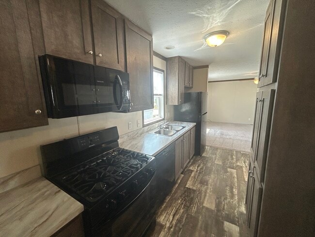 Building Photo - 667 Oregon St Rental