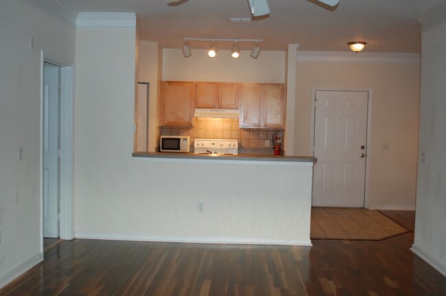 Kitchen - 4207 S Dale Mabry Hwy Unit Grand Key Condo