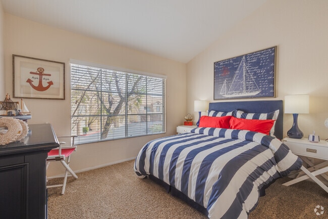 Laguna, 2 BR, 2 BA - 950 SF