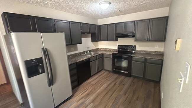 Photo - 1210 Iowa Ave