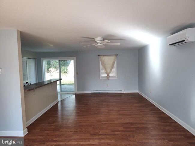 Photo - 8566 Dyott Ct