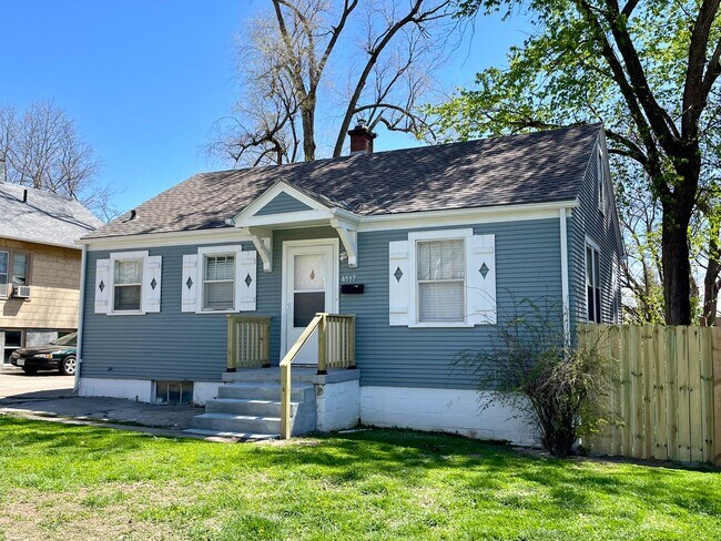 Spacious 2 Bedroom, 1 Bath Home Available ... - Spacious 2 Bedroom, 1 Bath Home Available ...