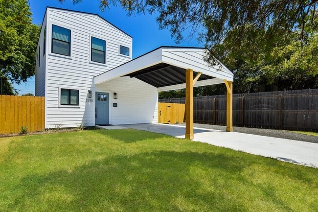 Building Photo - 2530 Steck Ave Rental