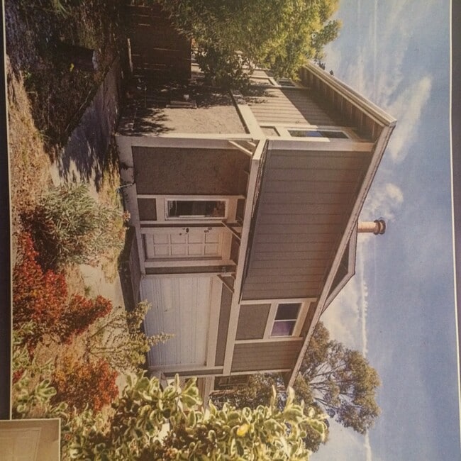 Building Photo - 95 Grandview St