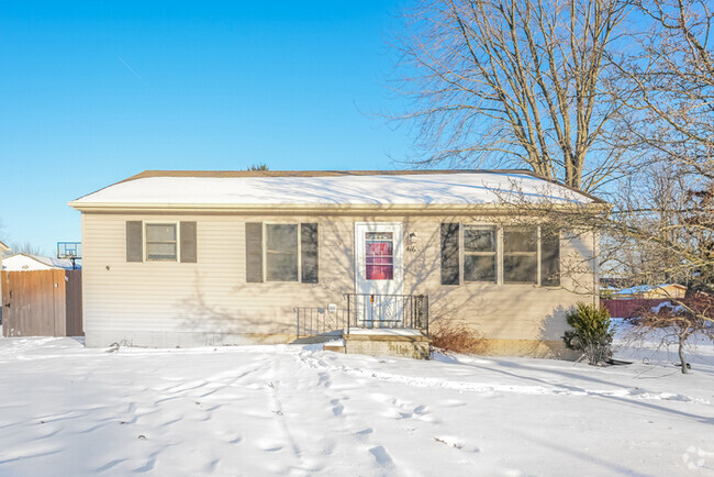 Building Photo - Charming 2-Bedroom Home