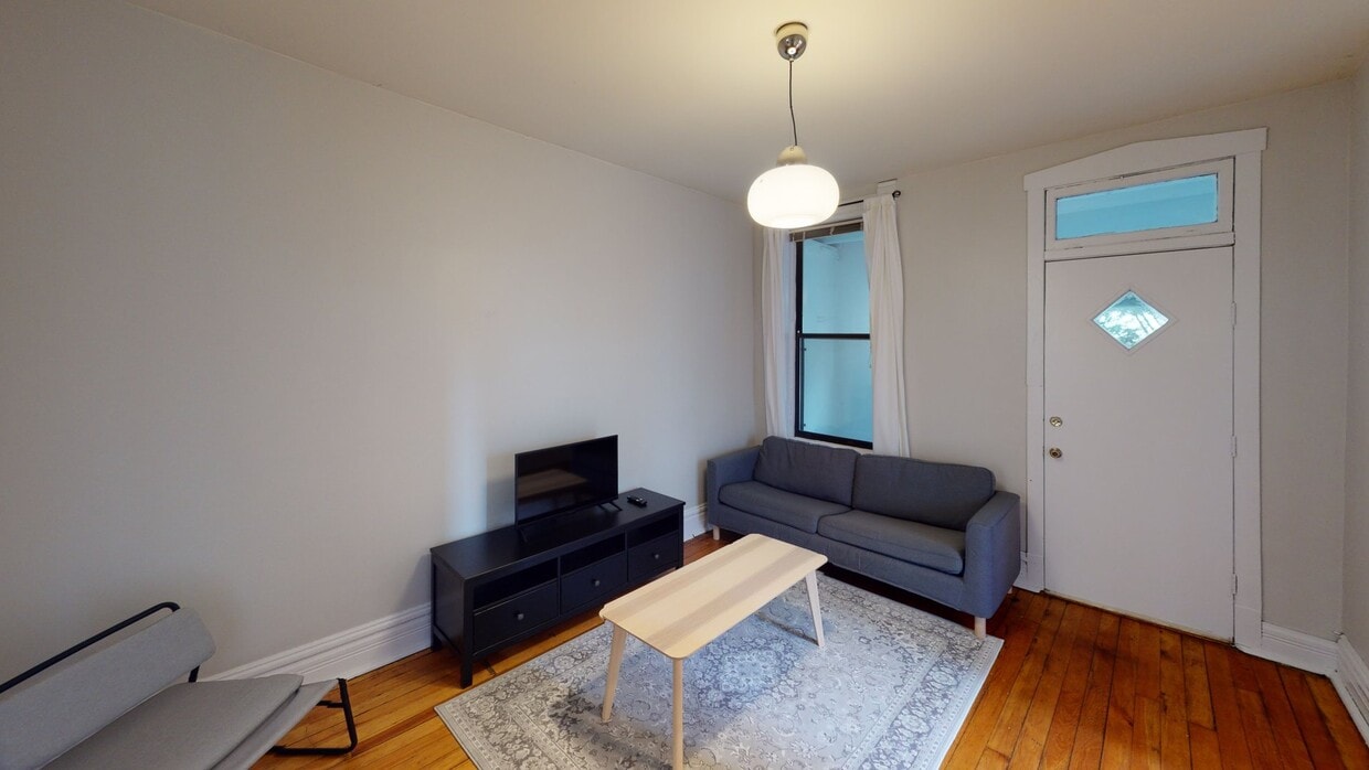 Photo - Private bedroom in 2 bed/1 bath Home