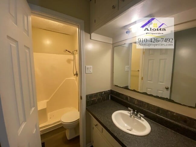 Photo - 733 Goodyear Dr