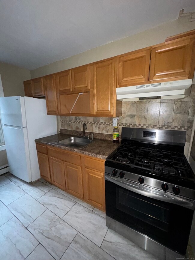 Building Photo - 89 Hurlburt St Rental