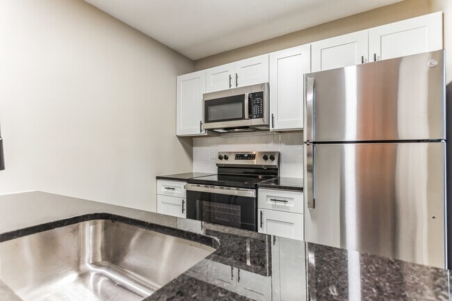 301_N_Salisbury_St_West_Lafayette_IN_47906_USA-Kitchen-203A8791