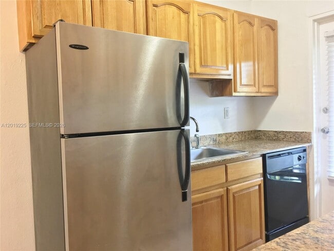 Photo - 95 Edgewater Dr Unit 207