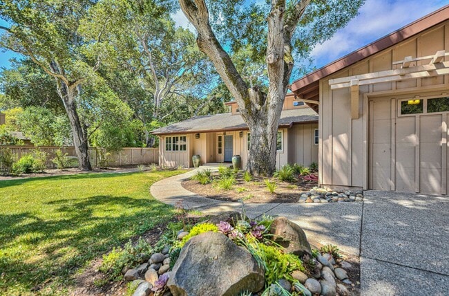 Photo - Luxury Living in Corral de Tierra!