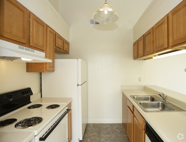 Whispering Oaks Apartments
