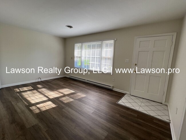 Photo - Moran 623-625 Unit Moran 625