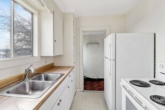 Photo - 2 Bed 1 Bath - Harbor Views - Pet Friendly - NAS Whidbey