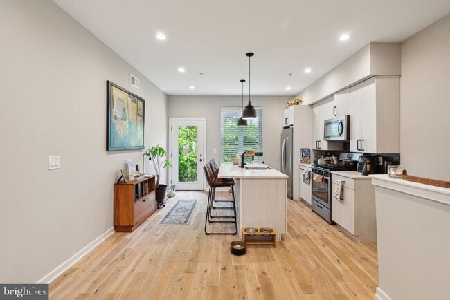 Photo - 1510 N Hollywood St