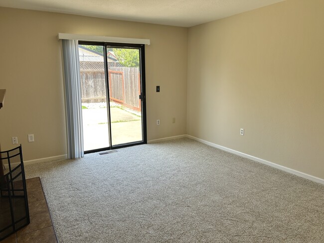 Photo - 75 Francis Cir