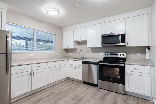2BR, 1BA - Kitchen