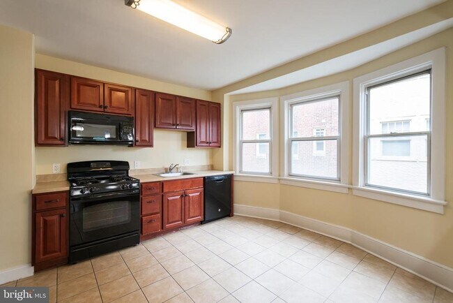 Photo - 2252 Bryn Mawr Ave