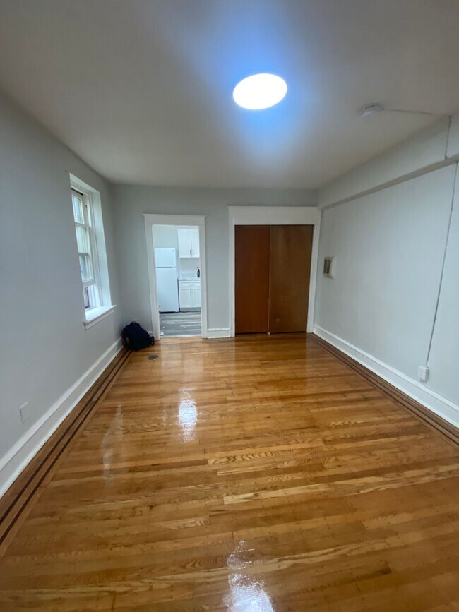 Photo - Oaklynne Apts