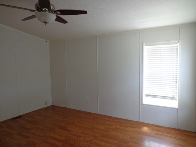 Photo - 3 Bedroom 2 Bath On Large Corner Lot *Cordes Lakes*