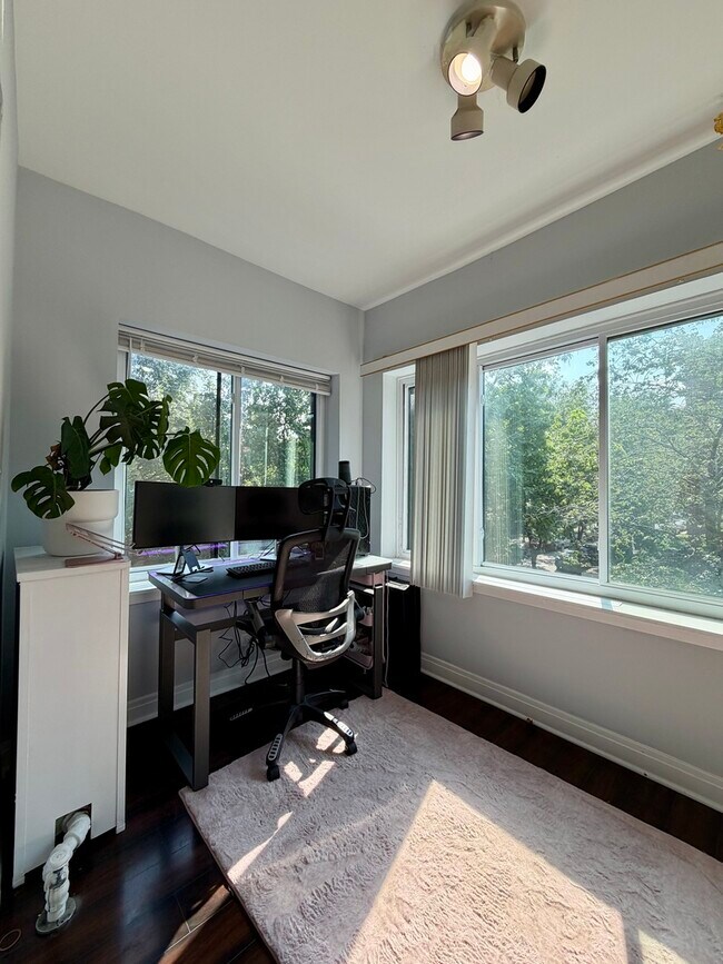 Photo - 906 W Sunnyside Ave