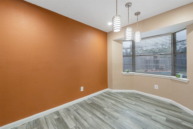 Building Photo - 123 Ballantrae Ln