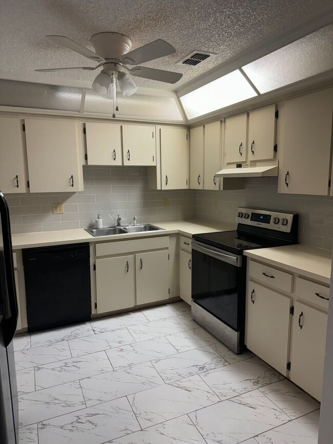 Photo - Two bedroom two bathroom townhome!