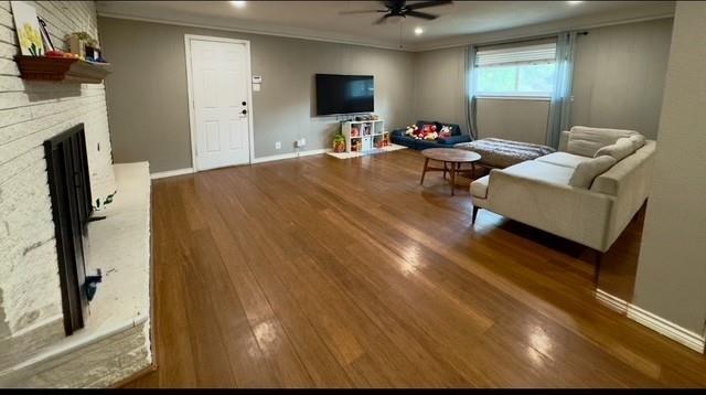 Photo - 4809 Blaney Ave