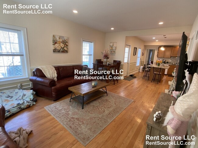 Building Photo - 21 Gilman St