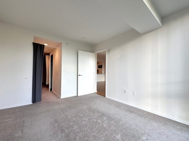 Photo - 2 Earhart St Unidad 409