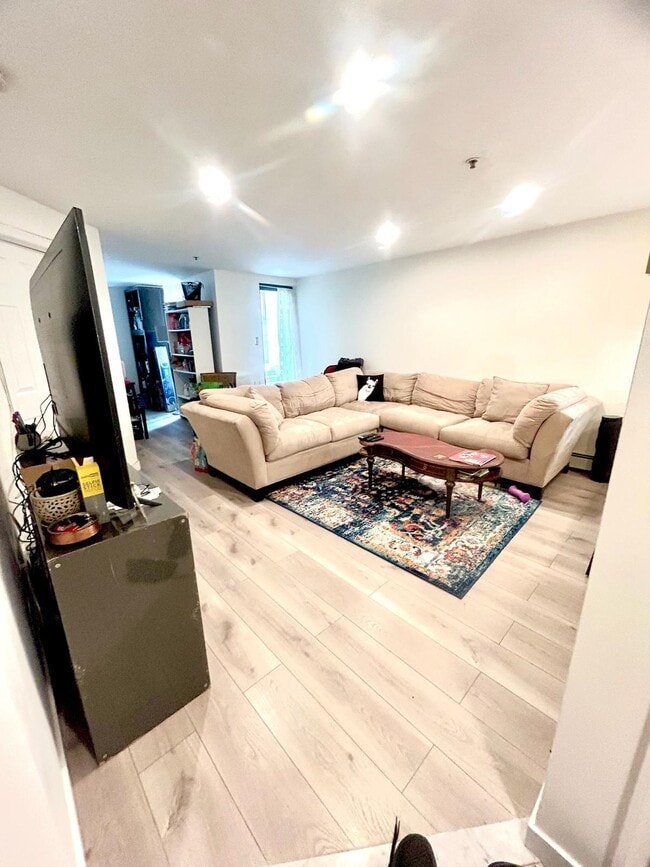 Building Photo - 1115 Willow Ave Unit 6