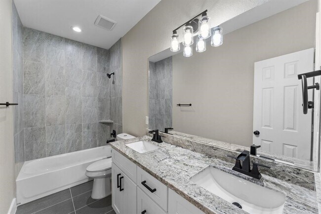 Photo - 7311 Sandra St