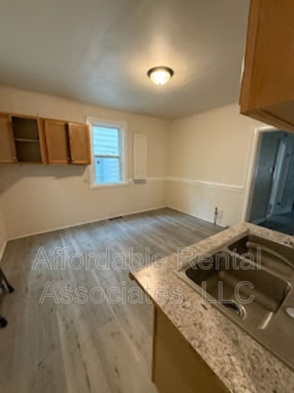 Photo - 616 W Rogers St