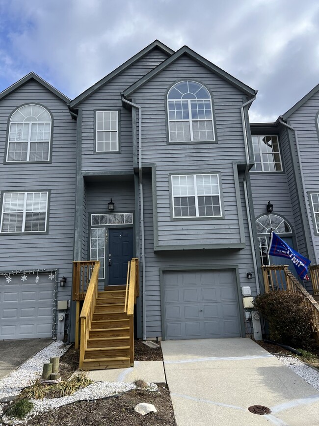 3BD/2.5BA - Stunning & Spacious Crofton To... - 3BD/2.5BA - Stunning & Spacious Crofton To... Apartment