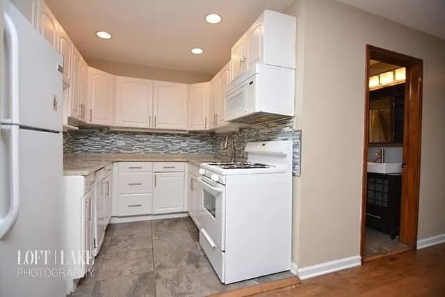 Photo - 2654 W Schubert Ave Unidad 1E