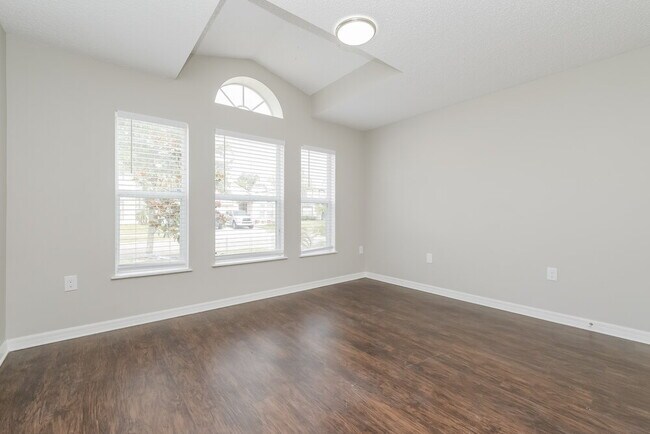 Photo - 10447 Fly Fishing St