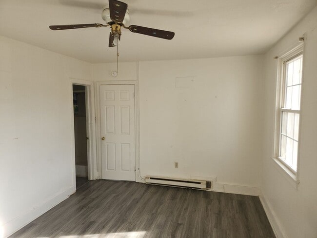 Photo - 1 Bedroom, 1 Bathroom Quadplex in Petersburg just off of Rt. 460