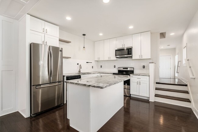 Photo - 857-859 Wilson Ave Unit 859